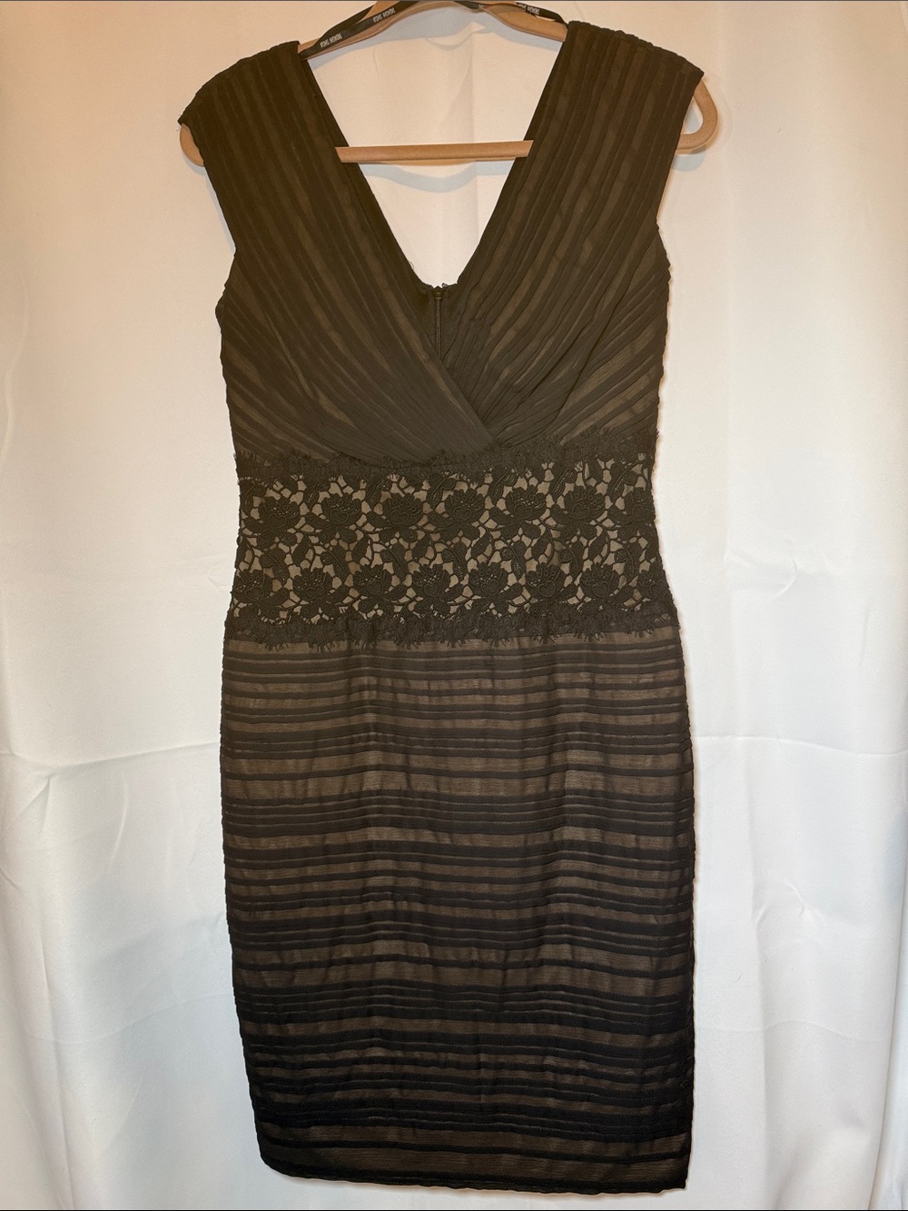 Tadashi Shoji Brown Lace-Trimmed Pleated Midi Dress size: 6
